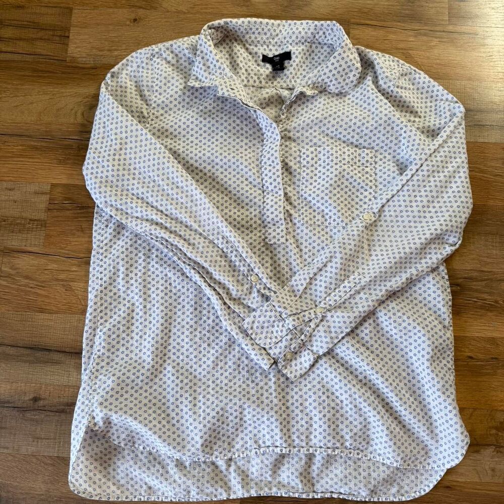 Gap White Blue‎ Flower Polkadot Quarter Button Up Blouse Henley
